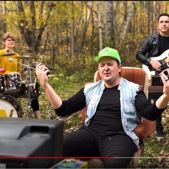 Meet your Posher, Justin - Picture 10 of 10